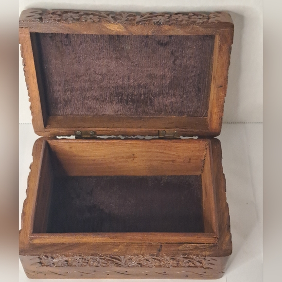 Beautiful Wooden Carved Jewellery/Decorative Box Made In India. - Picture 8 of 9